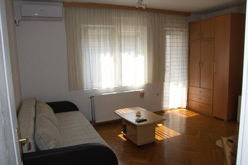 Studio Apartment In Novi Sad Center 외부 사진